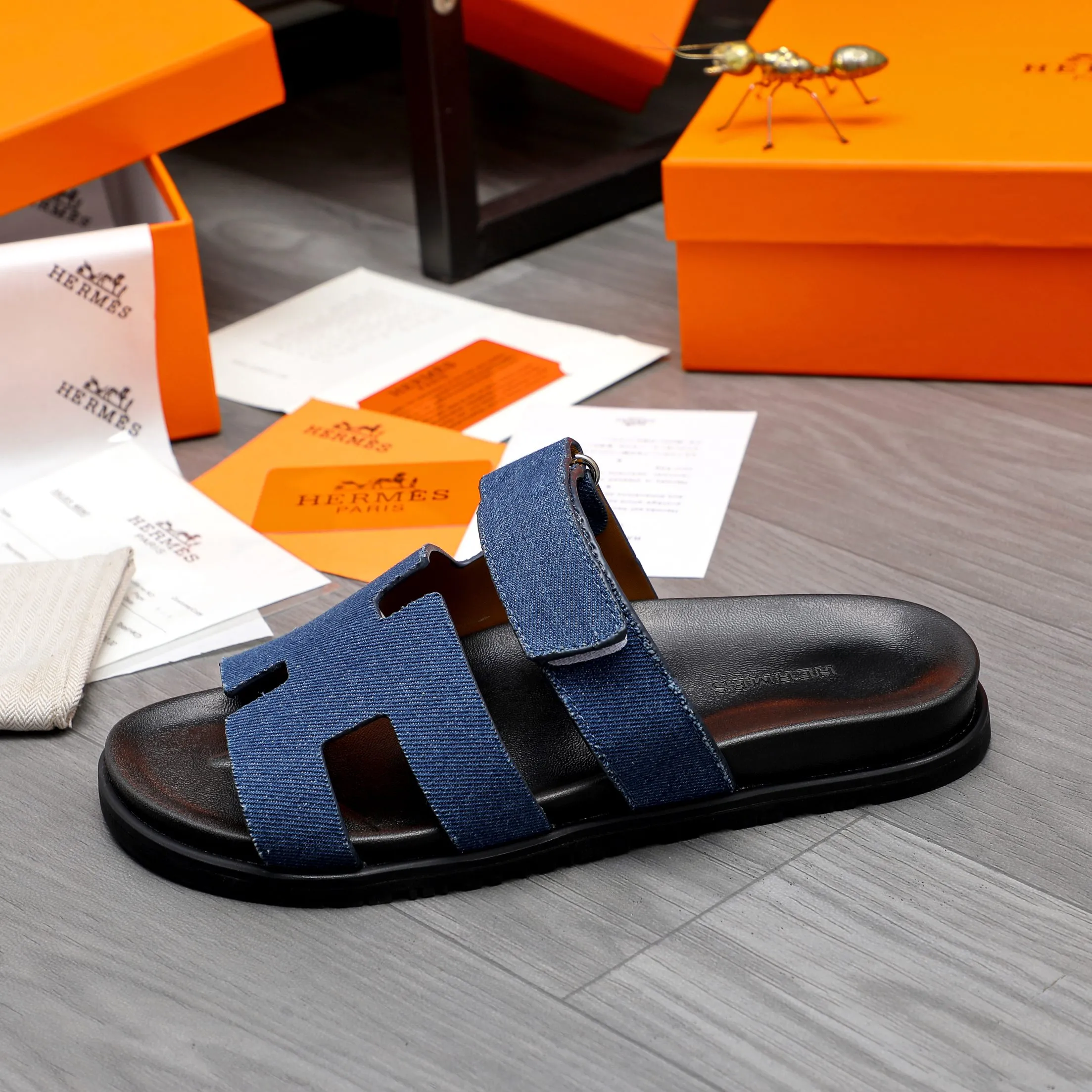 Men's shoes 💰340 Product trademark: Hermes "Hermes" Couple's slippers Regular size: 36-46 Product material: Selected breathable denim upper, microfiber lining, original outsole